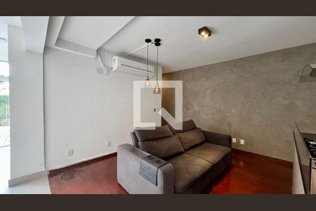 Sala  de apartamento à venda com 2 quartos, 100m² em Vila Madalena, São Paulo