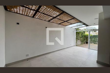 Sala de apartamento à venda com 2 quartos, 100m² em Vila Madalena, São Paulo