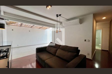 Sala  de apartamento à venda com 2 quartos, 100m² em Vila Madalena, São Paulo