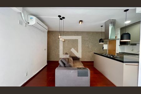 Sala  de apartamento à venda com 2 quartos, 100m² em Vila Madalena, São Paulo