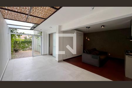 Sala  de apartamento à venda com 2 quartos, 100m² em Vila Madalena, São Paulo