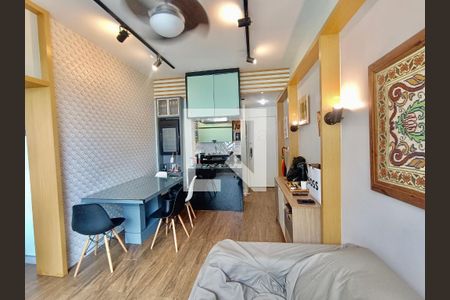 Sala  de apartamento à venda com 1 quarto, 51m² em Copacabana, Rio de Janeiro