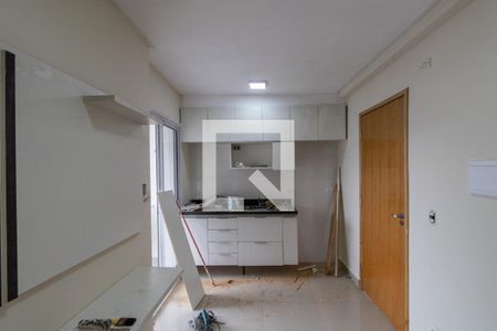 Sala e Cozinha  de apartamento para alugar com 2 quartos, 32m² em Vila Guilhermina, São Paulo