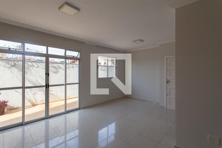 Sala de apartamento para alugar com 3 quartos, 111m² em Itapoã, Belo Horizonte