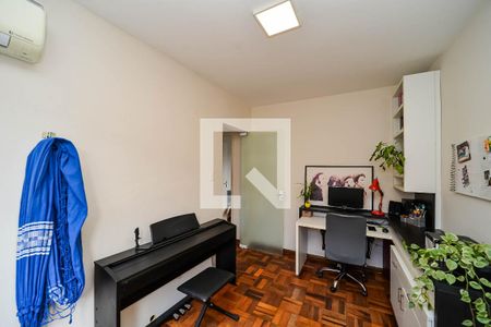 Quarto 1 de apartamento à venda com 2 quartos, 48m² em Passo D’areia, Porto Alegre