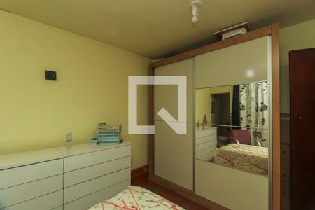 Suite de casa à venda com 5 quartos, 199m² em Vila Alzira, São Paulo