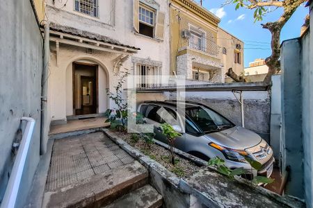 Casa à venda com 120m², 3 quartos e 1 vaga Casa à venda com 120m², 3 quartos e 1 vagaFachada