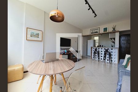 Sala de apartamento para alugar com 2 quartos, 80m² em Barra, Salvador