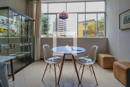 Sala de apartamento para alugar com 2 quartos, 80m² em Barra, Salvador