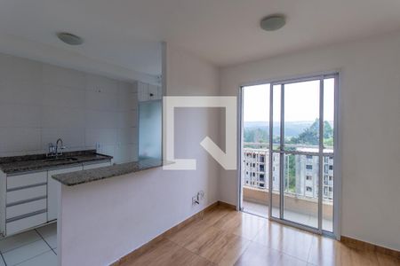 Sala de apartamento para alugar com 2 quartos, 47m² em Jardim Isis, Cotia