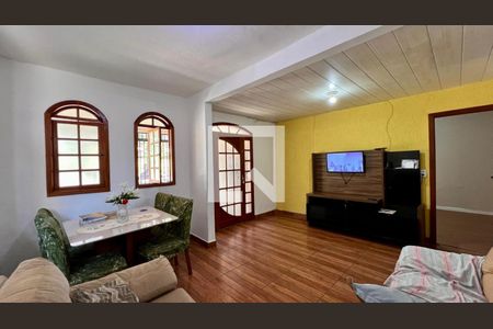 Sala de casa à venda com 6 quartos, 241m² em Conjunto Helena Antipoff, Belo Horizonte