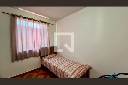 Quarto 2 de casa à venda com 6 quartos, 241m² em Conjunto Helena Antipoff, Belo Horizonte