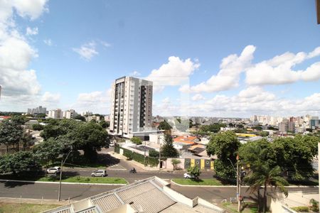 Vista da Sacada de apartamento para alugar com 3 quartos, 82m² em Santa Mônica, Uberlândia