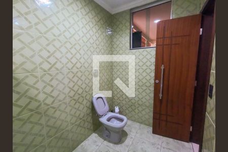 Banheiro de casa à venda com 2 quartos, 160m² em Betim Industrial, Betim