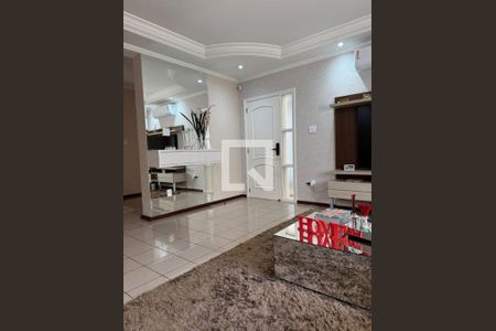 Casa à venda com 245m², 3 quartos e 4 vagasFoto 01