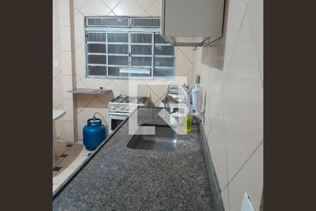 Cozinha de casa à venda com 4 quartos, 140m² em Primeiro de Maio, Belo Horizonte