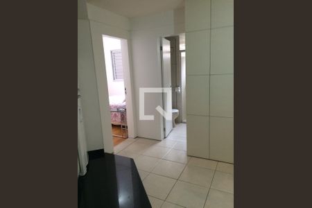 Corredor de apartamento para alugar com 1 quarto, 48m² em Funcionários, Belo Horizonte