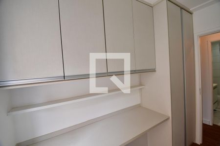 Quarto 1 - Armários de apartamento para alugar com 3 quartos, 97m² em Mansões Santo Antônio, Campinas