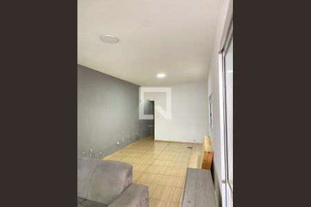 Sala de casa para alugar com 1 quarto, 80m² em Jardim Ponte Rasa, São Paulo