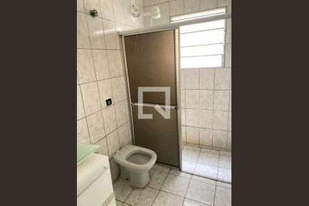 Banheiro de casa para alugar com 1 quarto, 80m² em Jardim Ponte Rasa, São Paulo