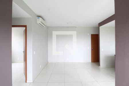 Sala de apartamento para alugar com 2 quartos, 58m² em Jardim Holanda, Uberlândia