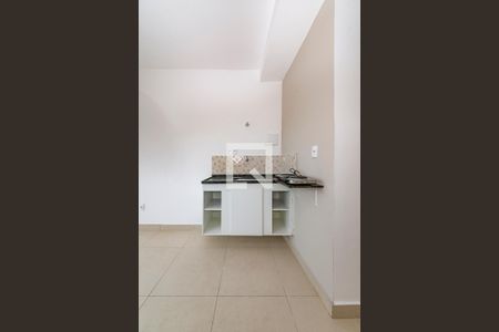 Cozinha de kitnet/studio para alugar com 1 quarto, 15m² em Carlos Prates, Belo Horizonte