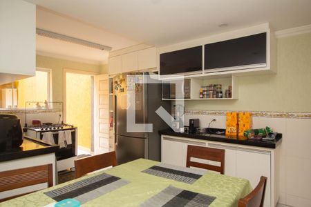 Casa à venda com 134m², 4 quartos e 2 vagas Casa à venda com 134m², 4 quartos e 2 vagasCozinha