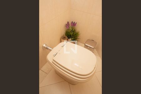 Casa à venda com 134m², 4 quartos e 2 vagas Casa à venda com 134m², 4 quartos e 2 vagasLavabo