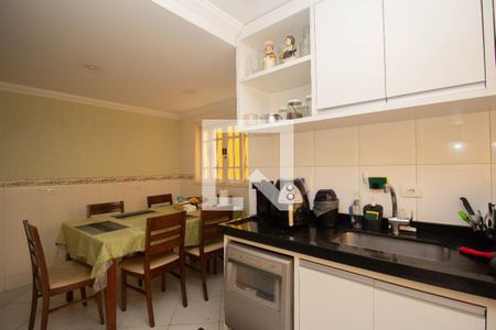 Casa à venda com 134m², 4 quartos e 2 vagas Casa à venda com 134m², 4 quartos e 2 vagasCozinha