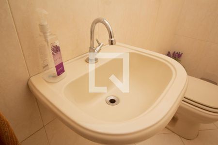 Casa à venda com 134m², 4 quartos e 2 vagas Casa à venda com 134m², 4 quartos e 2 vagasLavabo