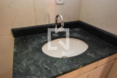 Banheiro de apartamento para alugar com 1 quarto, 50m² em Higienópolis, Rio de Janeiro