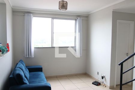 Sala de apartamento para alugar com 3 quartos, 95m² em Setor Negrão de Lima, Goiânia