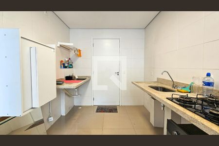 Cozinha de apartamento para alugar com 1 quarto, 24m² em Jardim Prudência, São Paulo