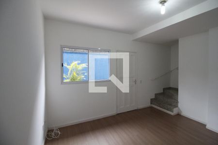 Sala de TV de casa de condomínio para alugar com 3 quartos, 100m² em Vila Carrão, São Paulo