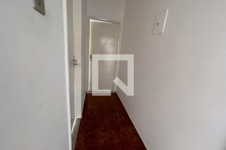 Corredor de casa para alugar com 2 quartos, 50m² em Jardim Vinte E Cinco de Agosto, Duque de Caxias