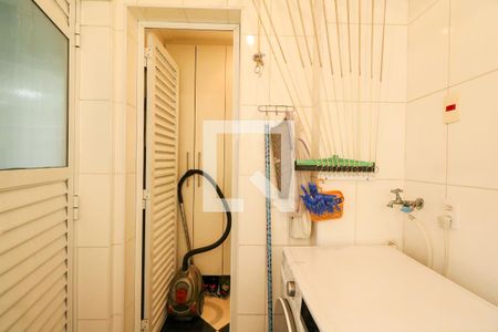 Apartamento à venda com 102m², 3 quartos e 2 vagas Apartamento à venda com 102m², 3 quartos e 2 vagasÁrea de Serviço