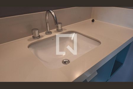 Lavabo de apartamento para alugar com 1 quarto, 64m² em Parque Industrial Tomas Edson, São Paulo