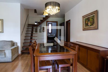 sala de jantar de casa para alugar com 4 quartos, 240m² em Arcadia, Contagem