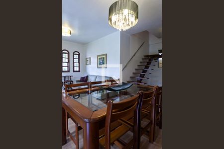 sala de jantar de casa para alugar com 4 quartos, 240m² em Arcadia, Contagem