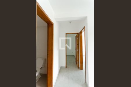 Corredor de apartamento para alugar com 2 quartos, 51m² em Vila Clarice, São Paulo