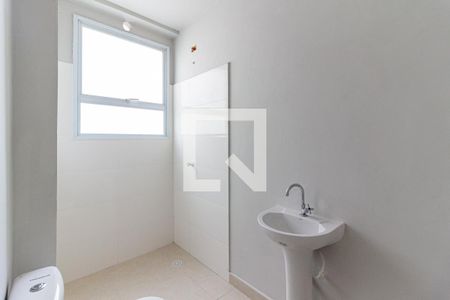 Banheiro de kitnet/studio para alugar com 1 quarto, 30m² em Santa Ifigênia, São Paulo