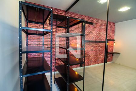 Closet - Suíte de casa de condomínio para alugar com 3 quartos, 250m² em Granja Olga Ii, Sorocaba