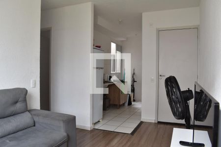 Sala de apartamento para alugar com 2 quartos, 39m² em Novo Mundo, Curitiba