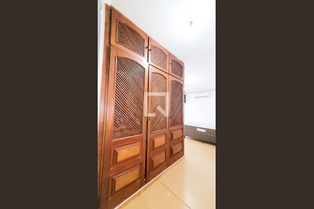 Closet da Suite Master de casa à venda com 5 quartos, 415m² em Taquaral, Campinas