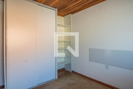 Quarto 1 de casa à venda com 2 quartos, 215m² em Cavalhada, Porto Alegre