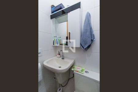 Casa à venda com 173m², 3 quartos e 2 vagas Casa à venda com 173m², 3 quartos e 2 vagasBanheiro 2