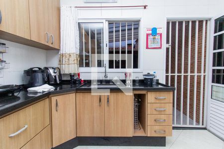 Casa à venda com 173m², 3 quartos e 2 vagas Casa à venda com 173m², 3 quartos e 2 vagasCozinha