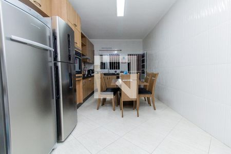 Casa à venda com 173m², 3 quartos e 2 vagas Casa à venda com 173m², 3 quartos e 2 vagasCozinha