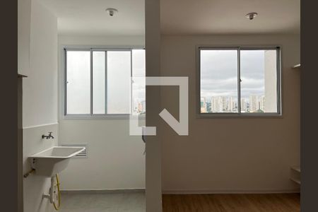 Cozinha de apartamento para alugar com 2 quartos, 42m² em Barra Funda, São Paulo