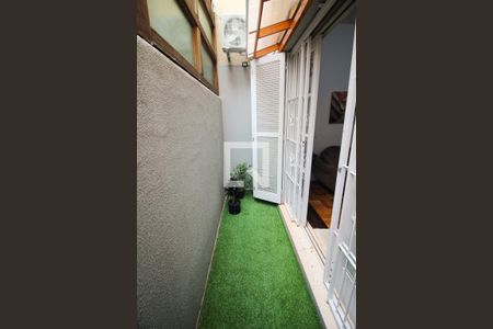 Sacada da Sala/Quarto de kitnet/studio para alugar com 1 quarto, 30m² em Cidade Baixa, Porto Alegre